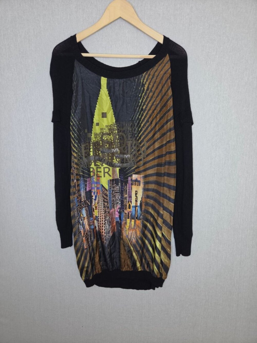 💙 Save The Queen! Made in Italy Size M Berlin Graphic Knit Tunic Sweater Avant